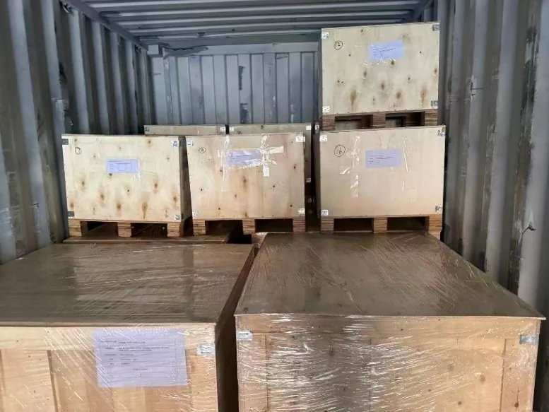 16 Carton Jack-forme sendt til Vietnam-fabrikken til masseproduktion